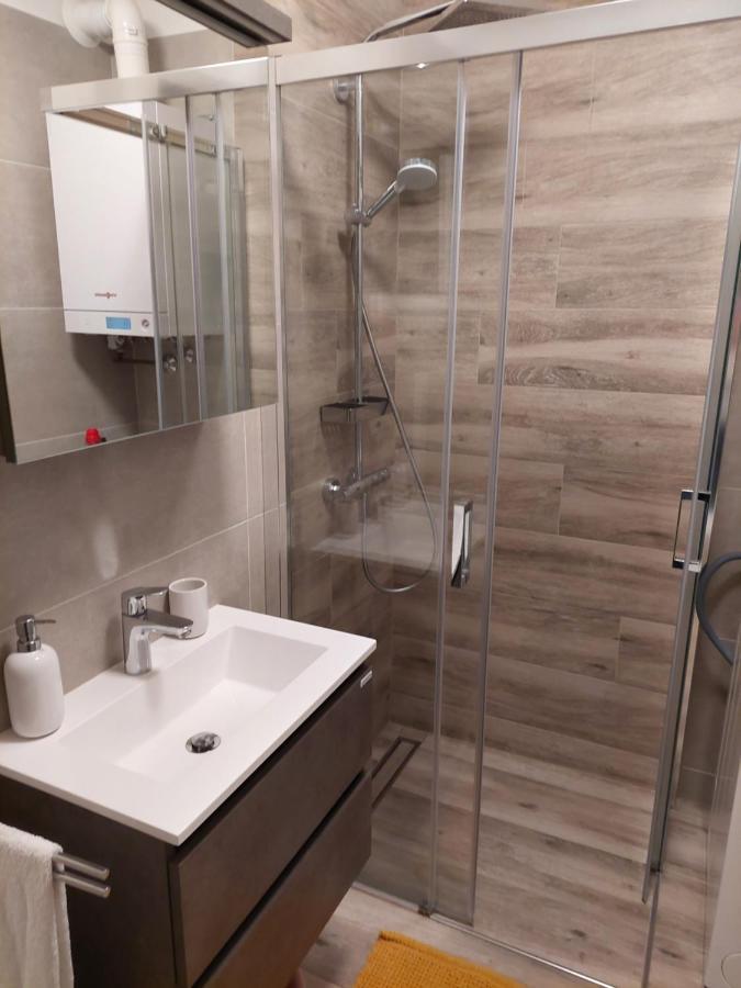 Vela Grota Apartment Rijeka Luaran gambar